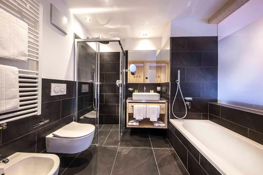 Hotel Garni Broi - Charme & Relax Σέλβα ντι Βαλ Γκαρντένα Εξωτερικό φωτογραφία