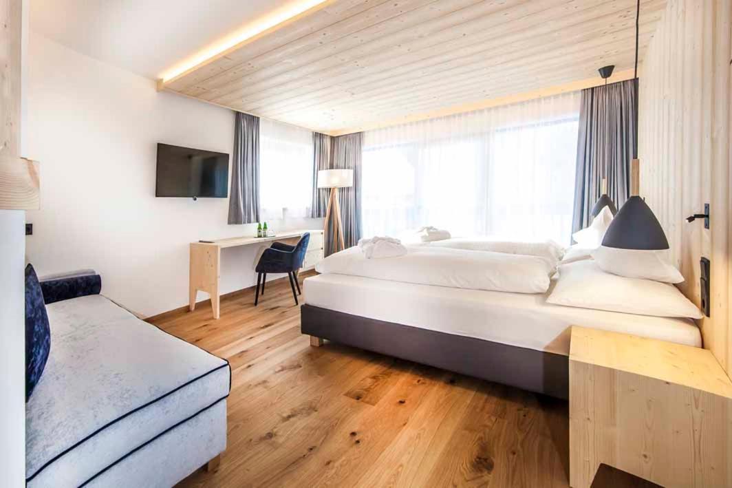 Hotel Garni Broi - Charme & Relax Σέλβα ντι Βαλ Γκαρντένα Εξωτερικό φωτογραφία